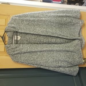 Xl Sweater Black and white